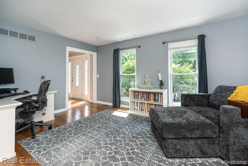 2200 N Fairview Lane