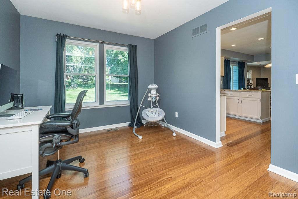 2200 N Fairview Lane