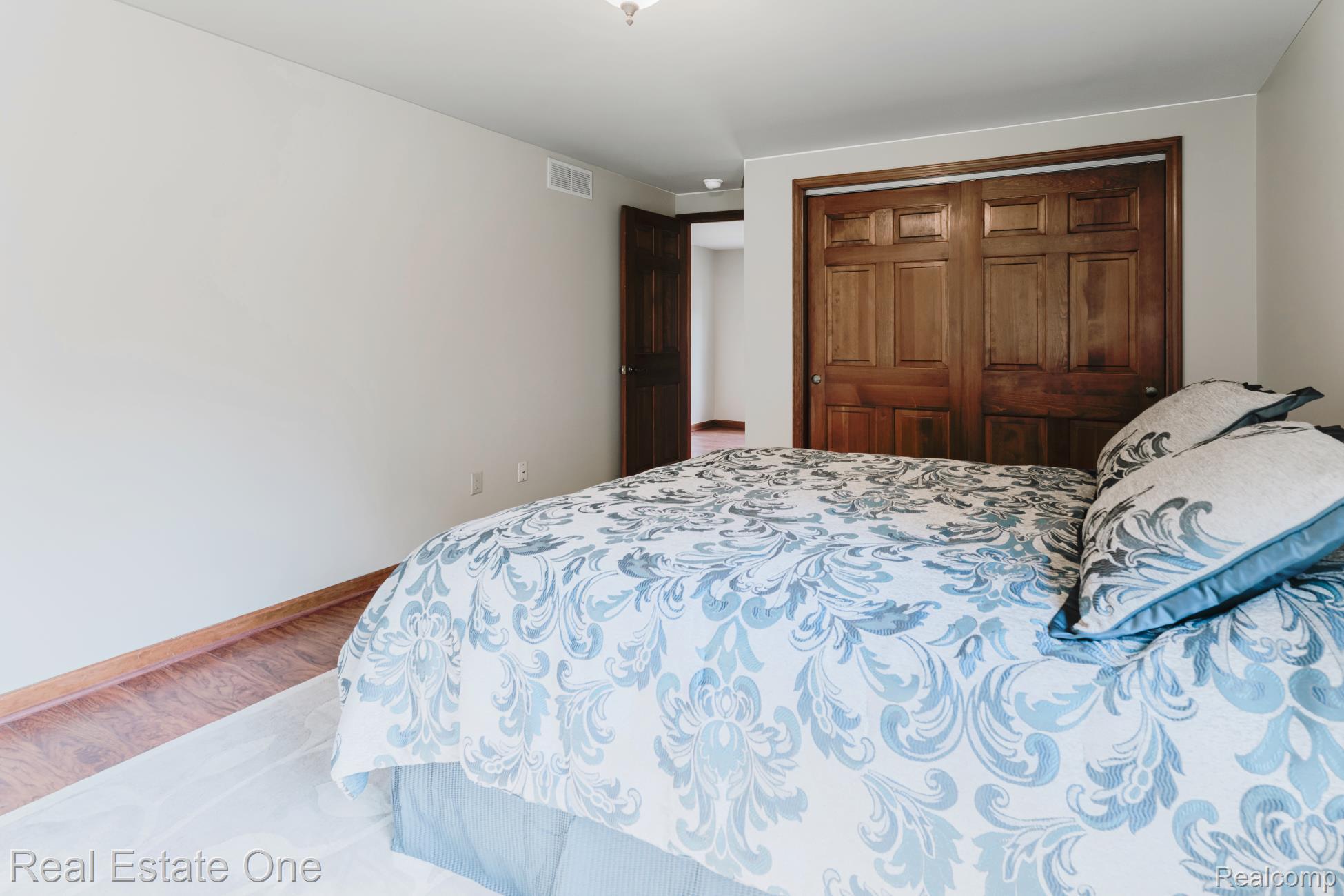 454 Lesdale Drive