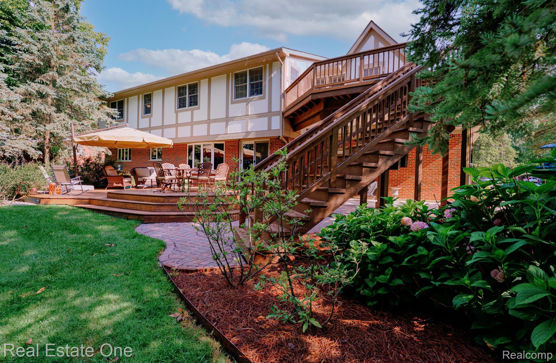 454 Lesdale Drive
