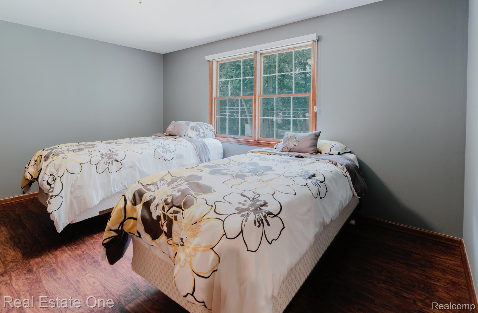454 Lesdale Drive