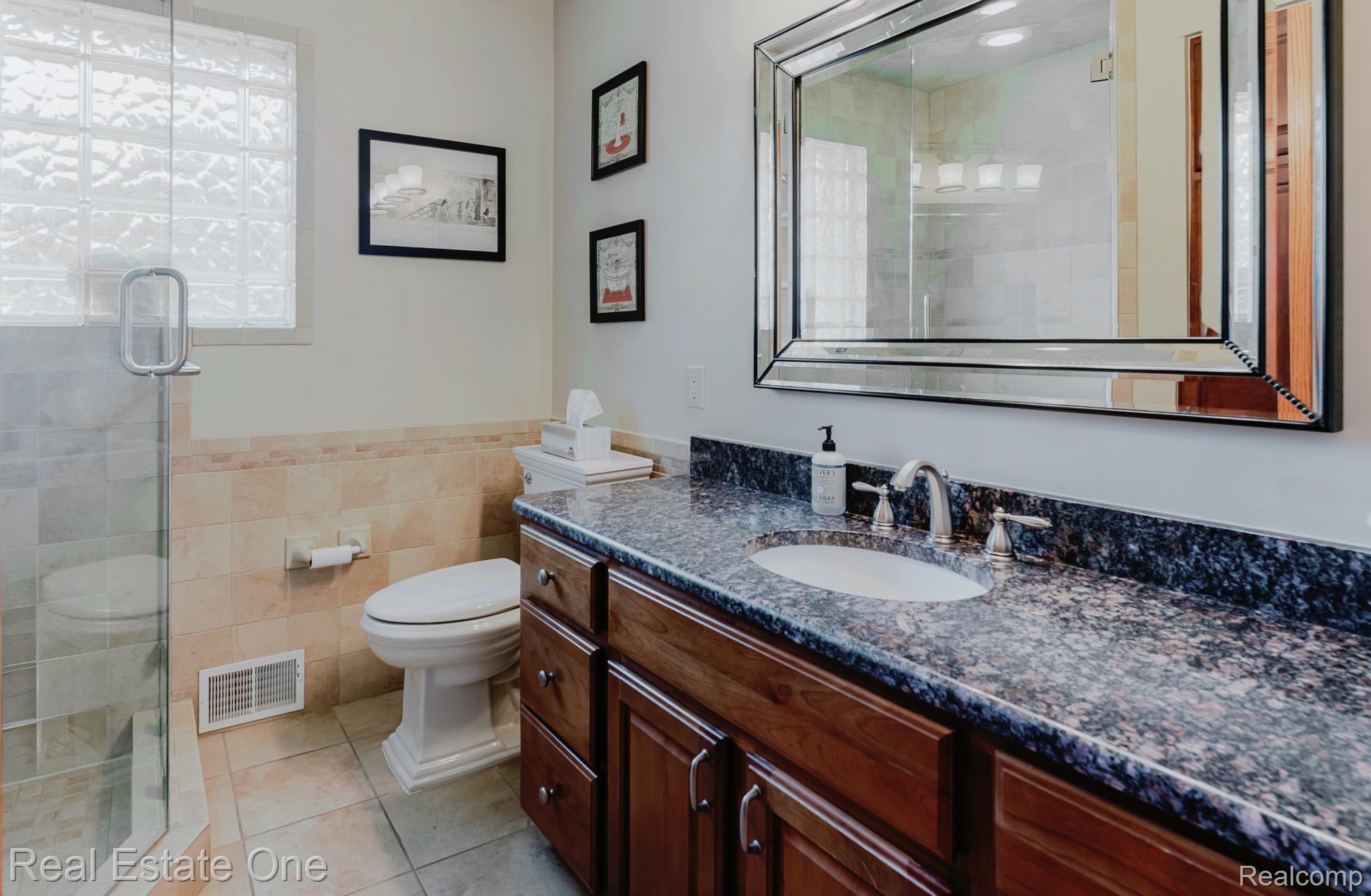 454 Lesdale Drive