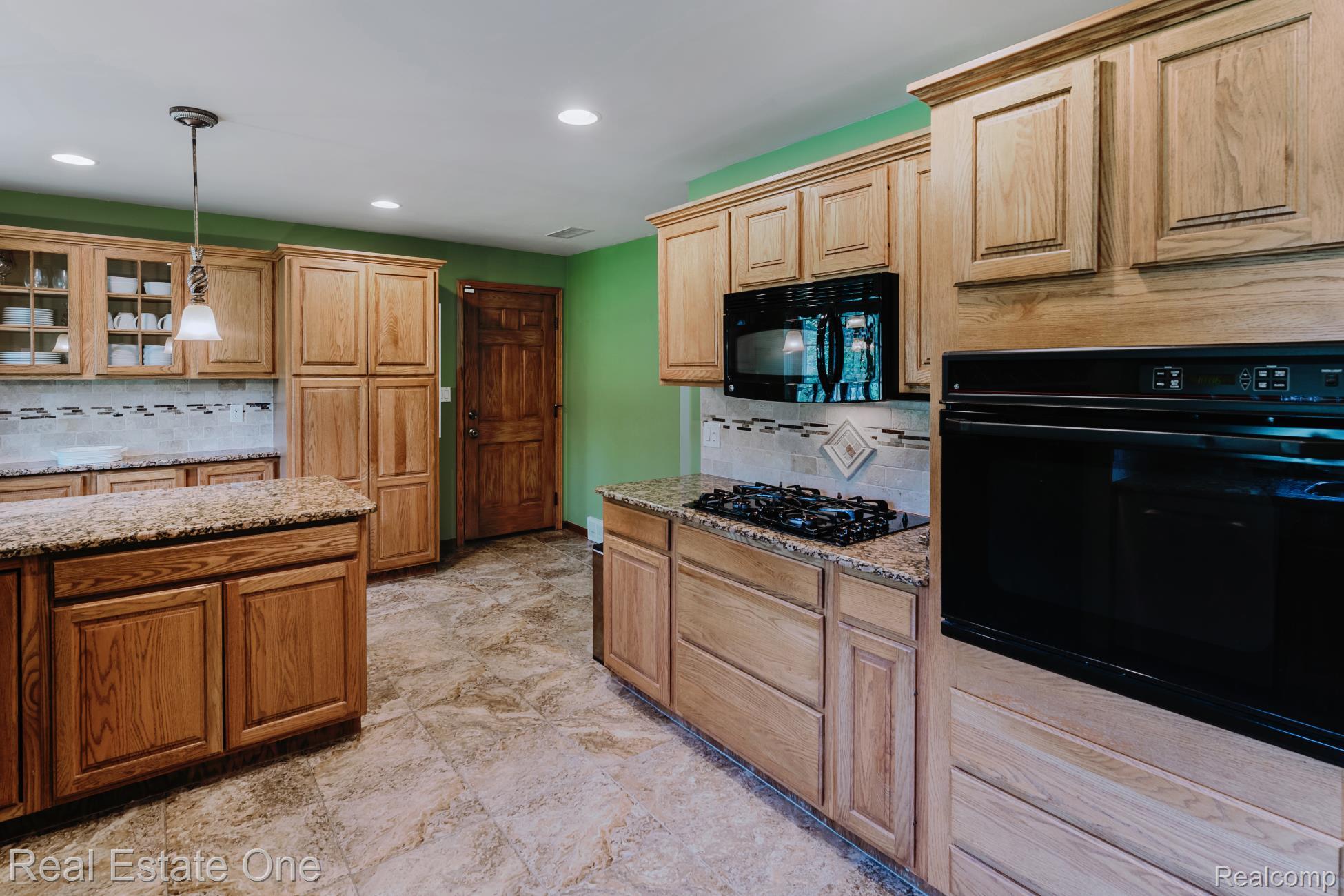 454 Lesdale Drive