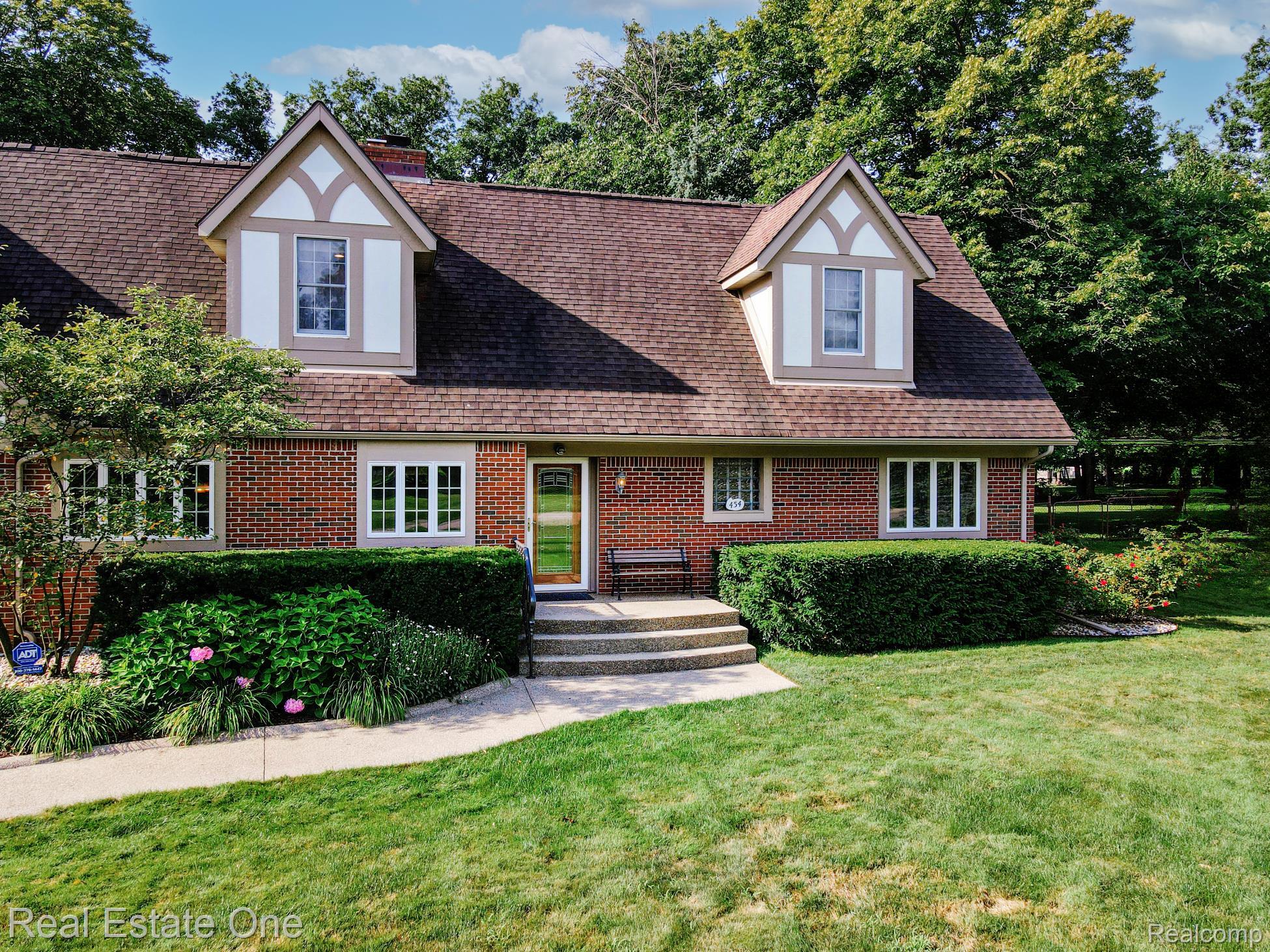 454 Lesdale Drive