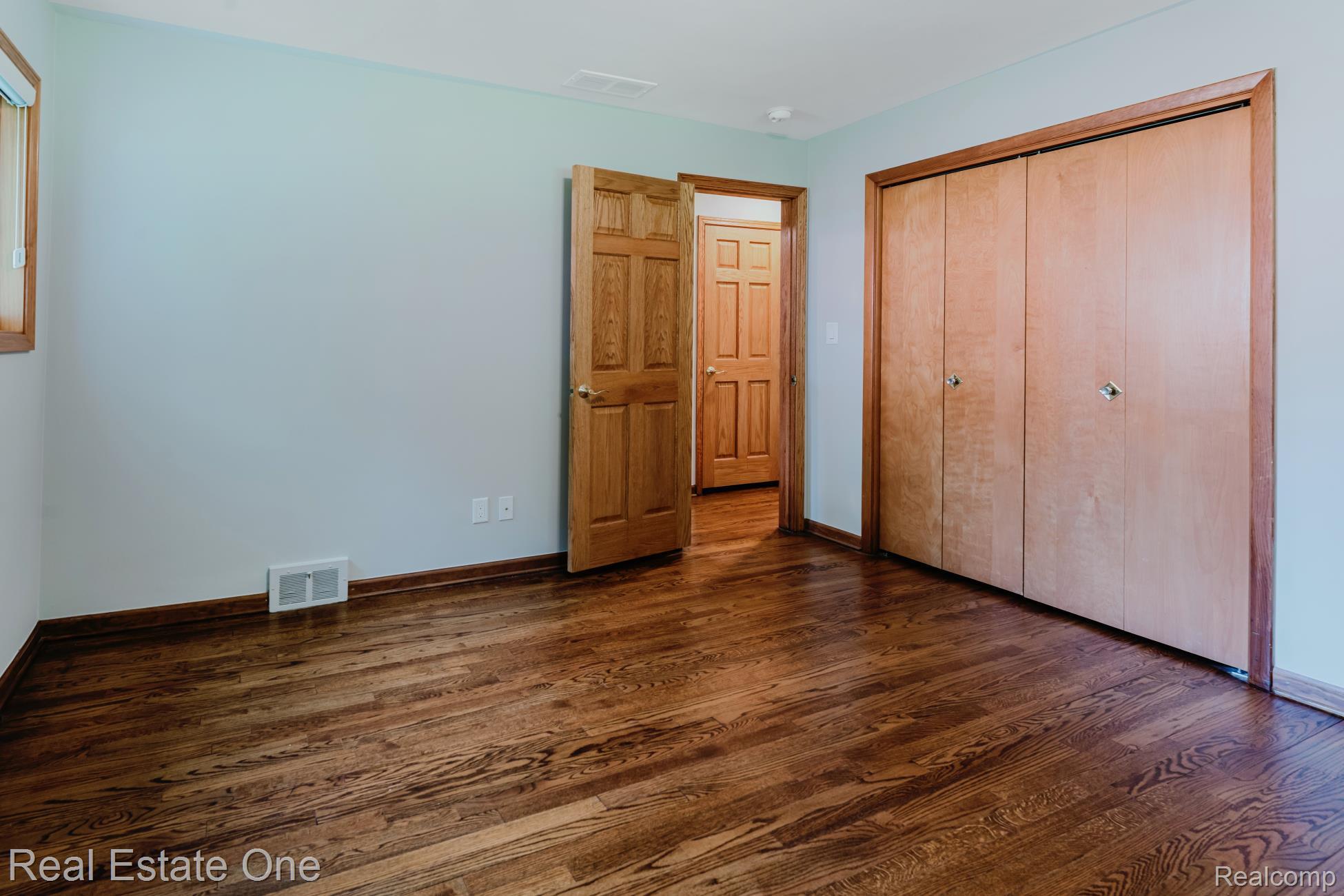 454 Lesdale Drive