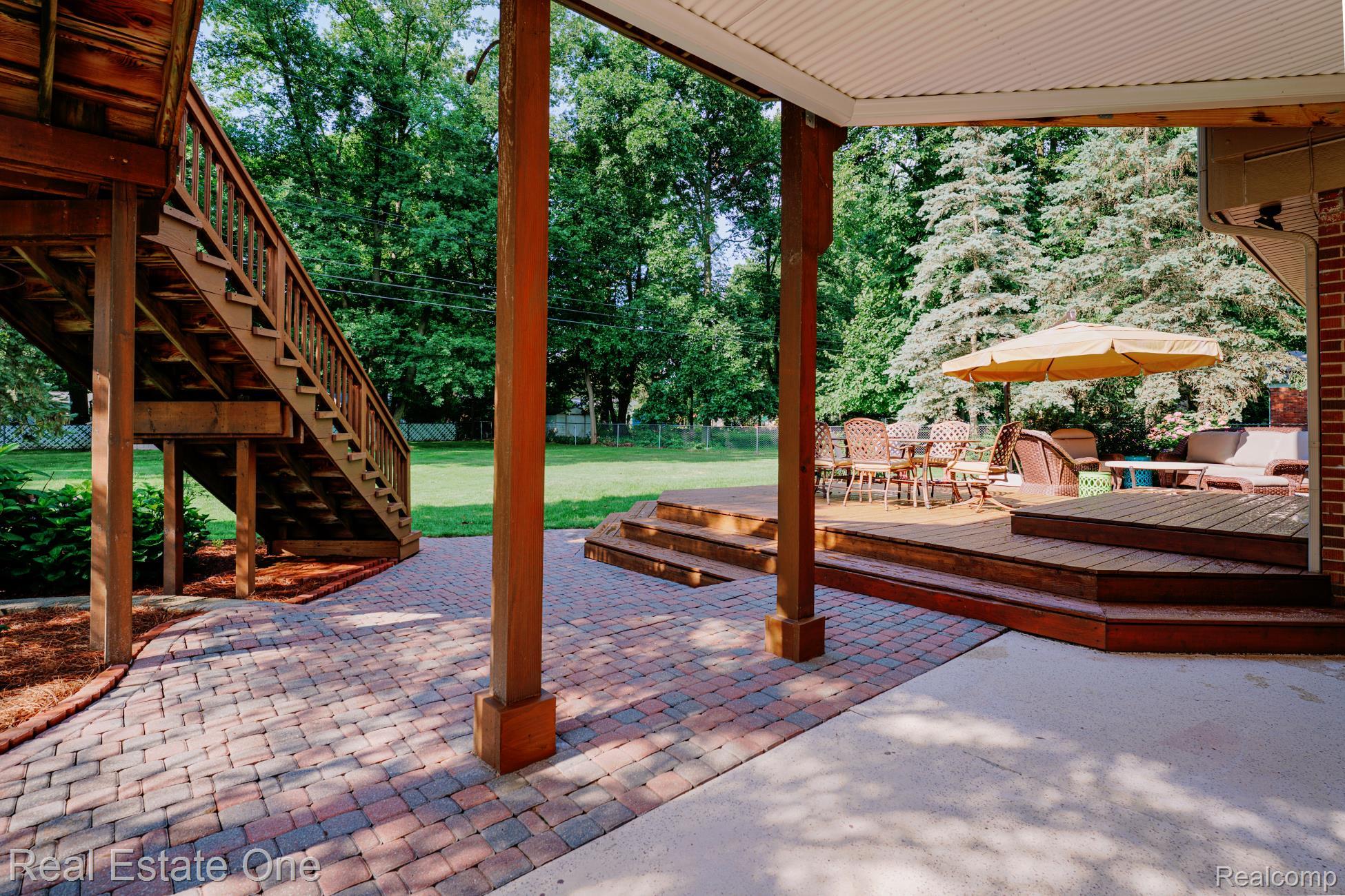 454 Lesdale Drive