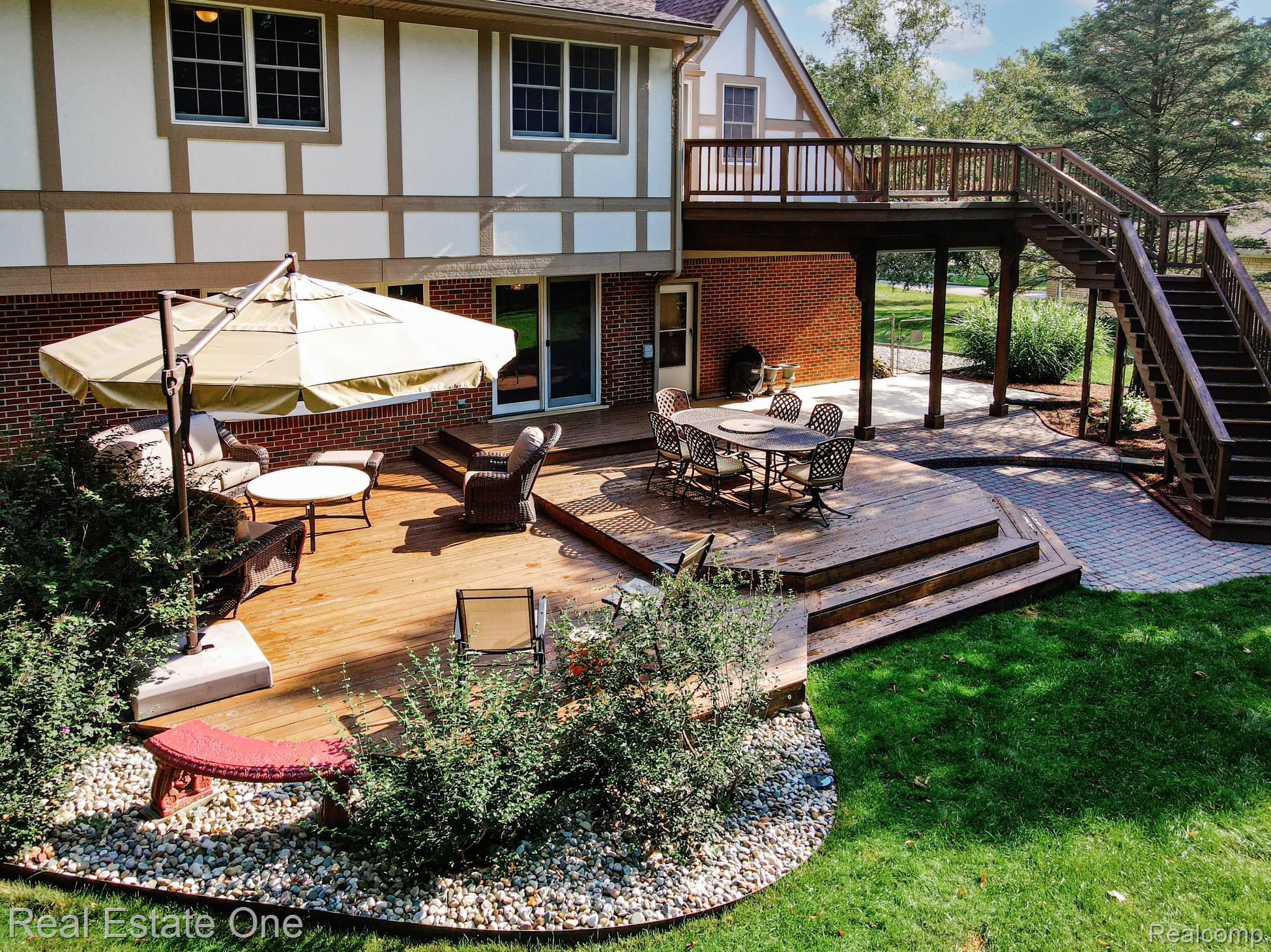 454 Lesdale Drive