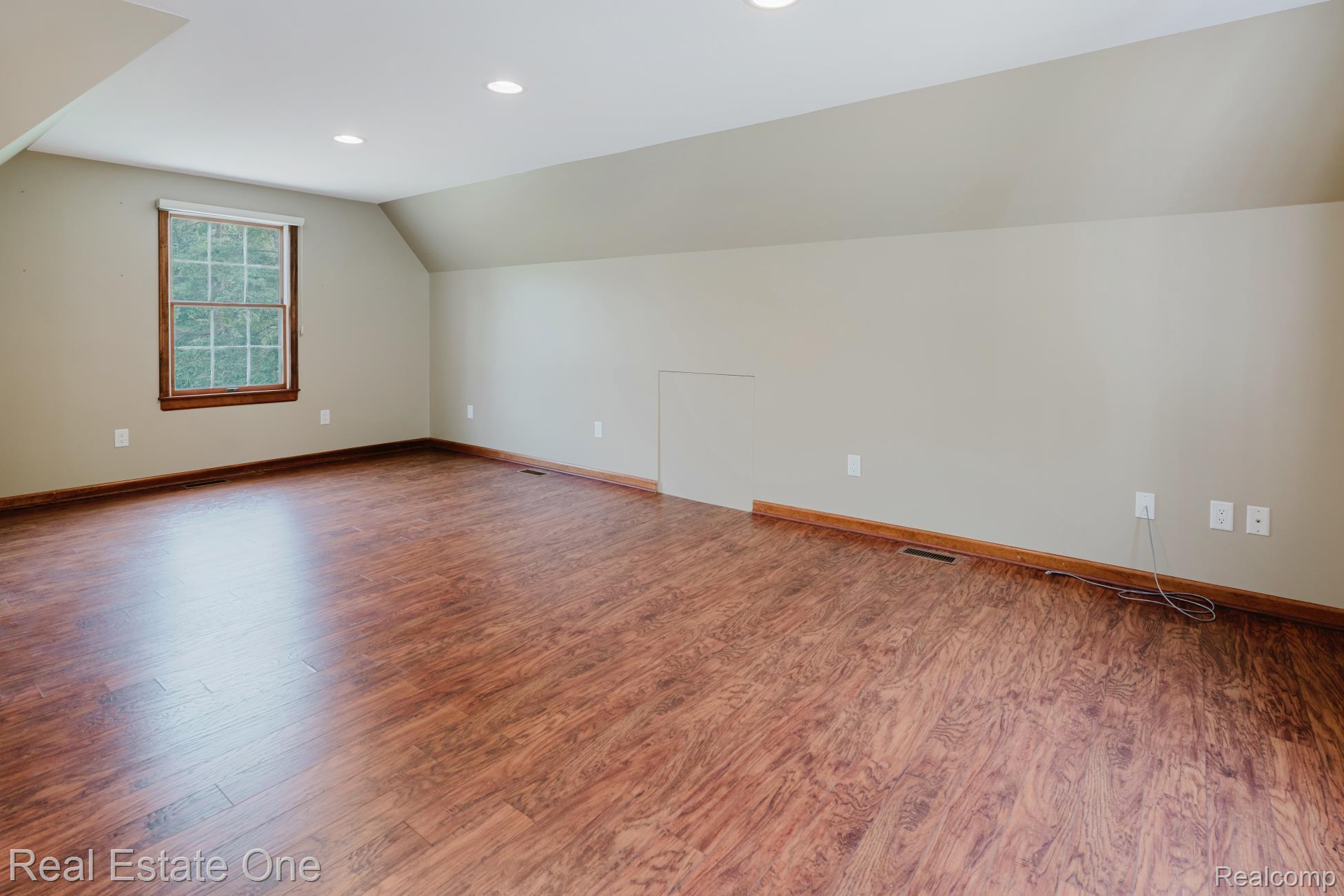 454 Lesdale Drive