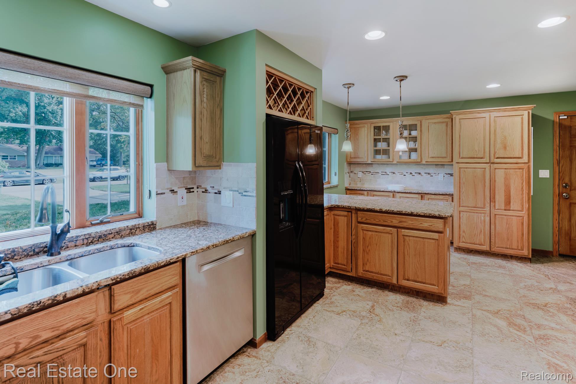 454 Lesdale Drive