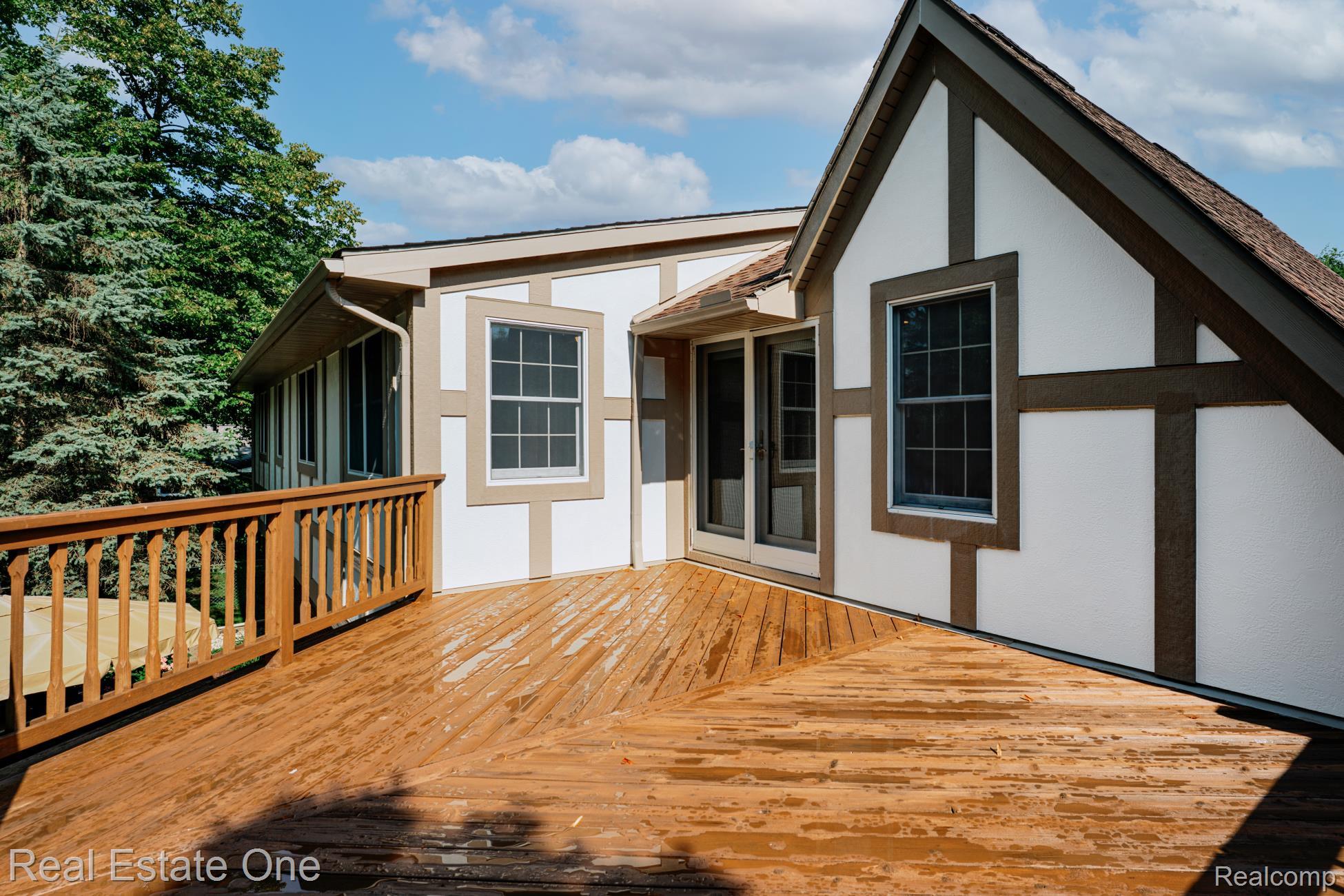 454 Lesdale Drive