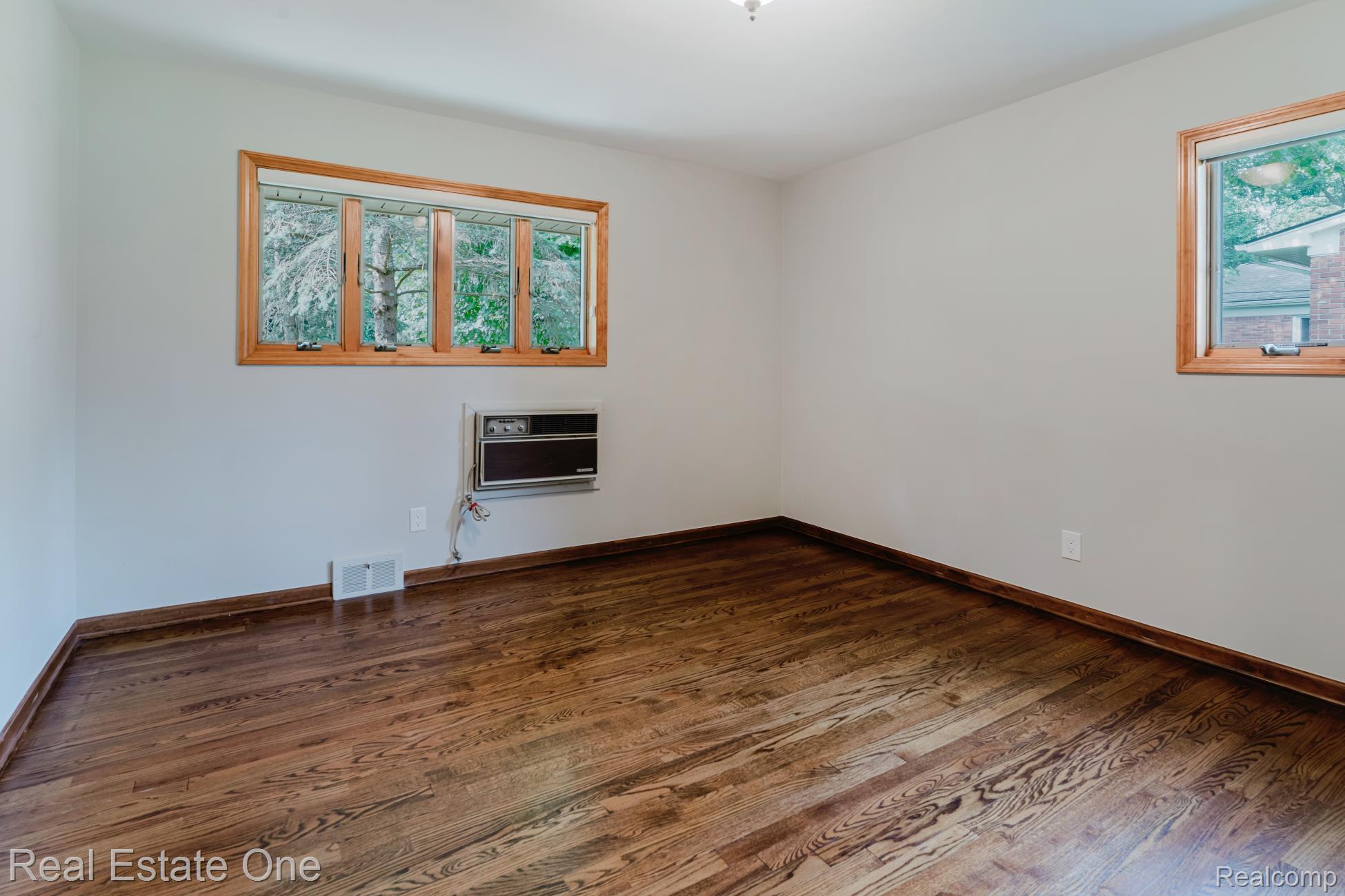 454 Lesdale Drive