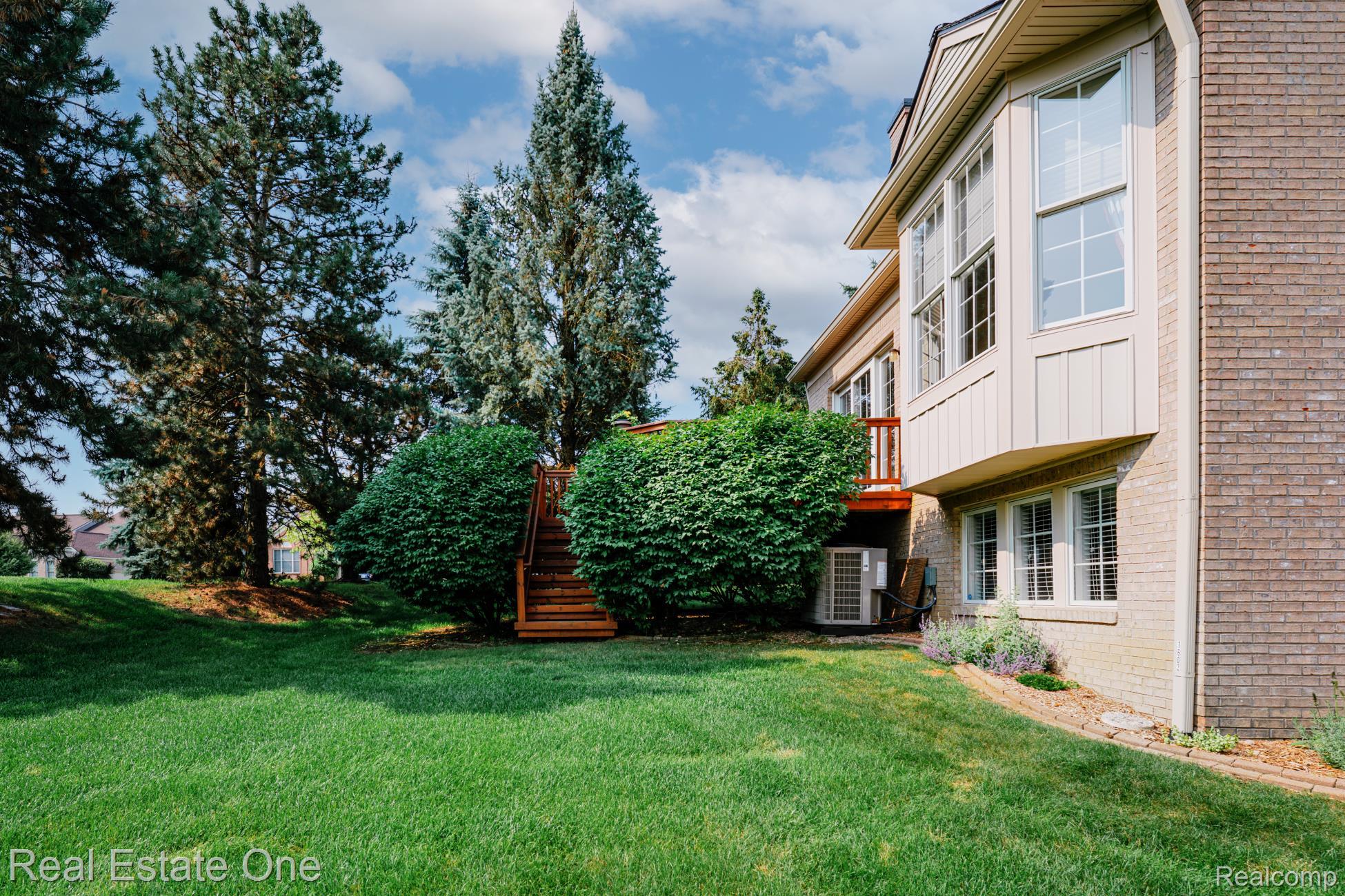 1602 Boulder Court