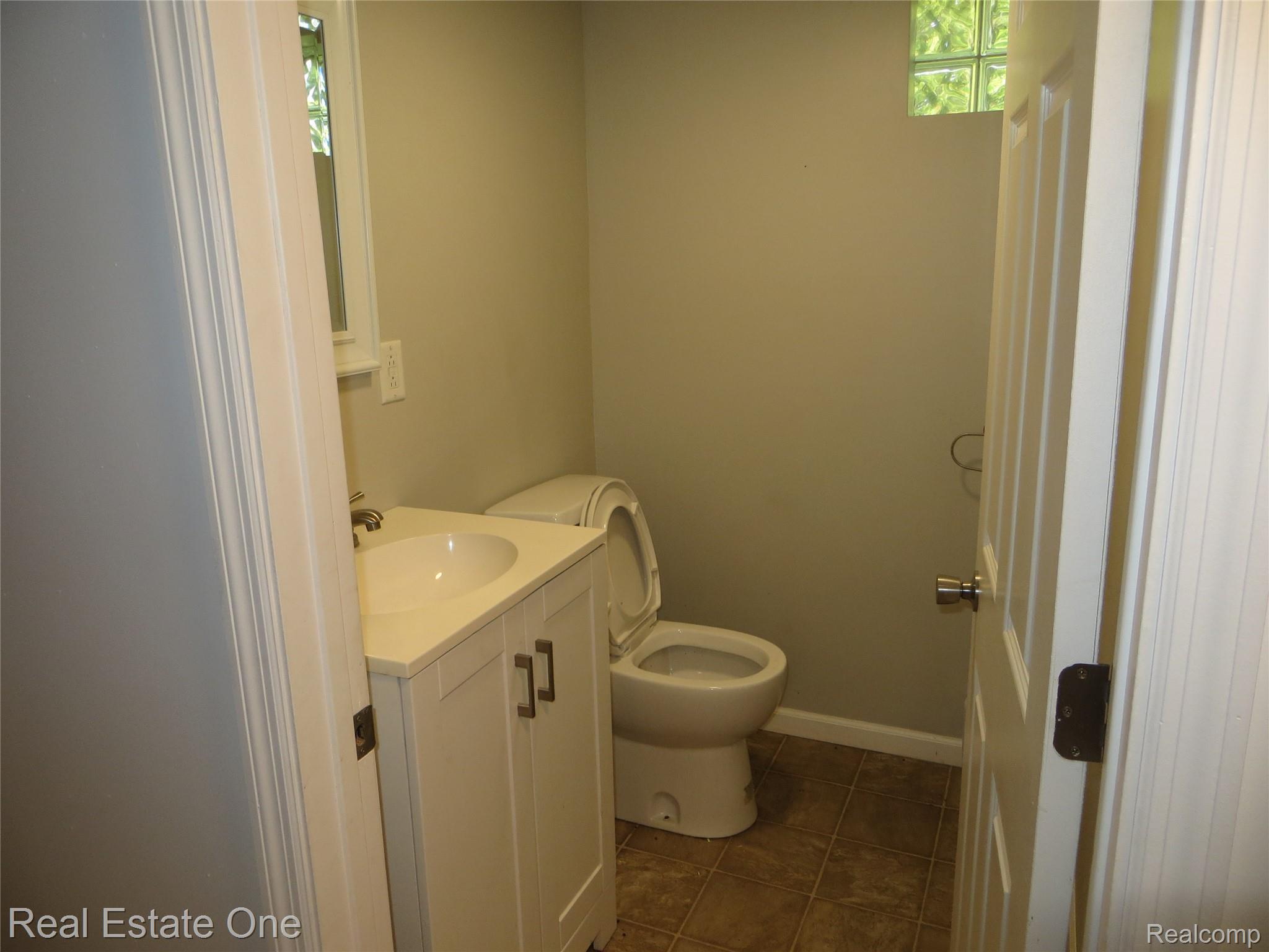 2469 Auburn Road