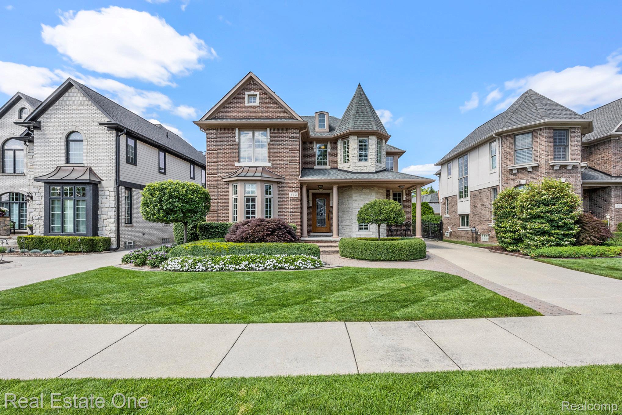 312 Woodward Avenue