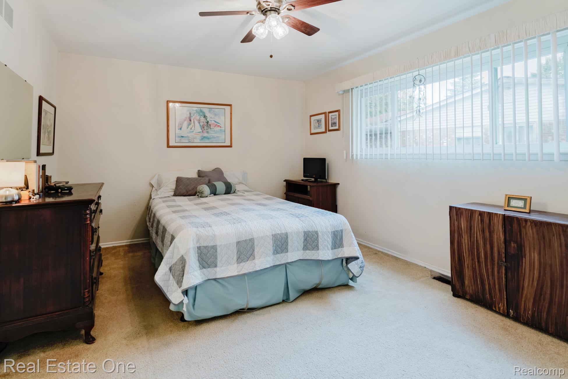5552 Larkins Drive