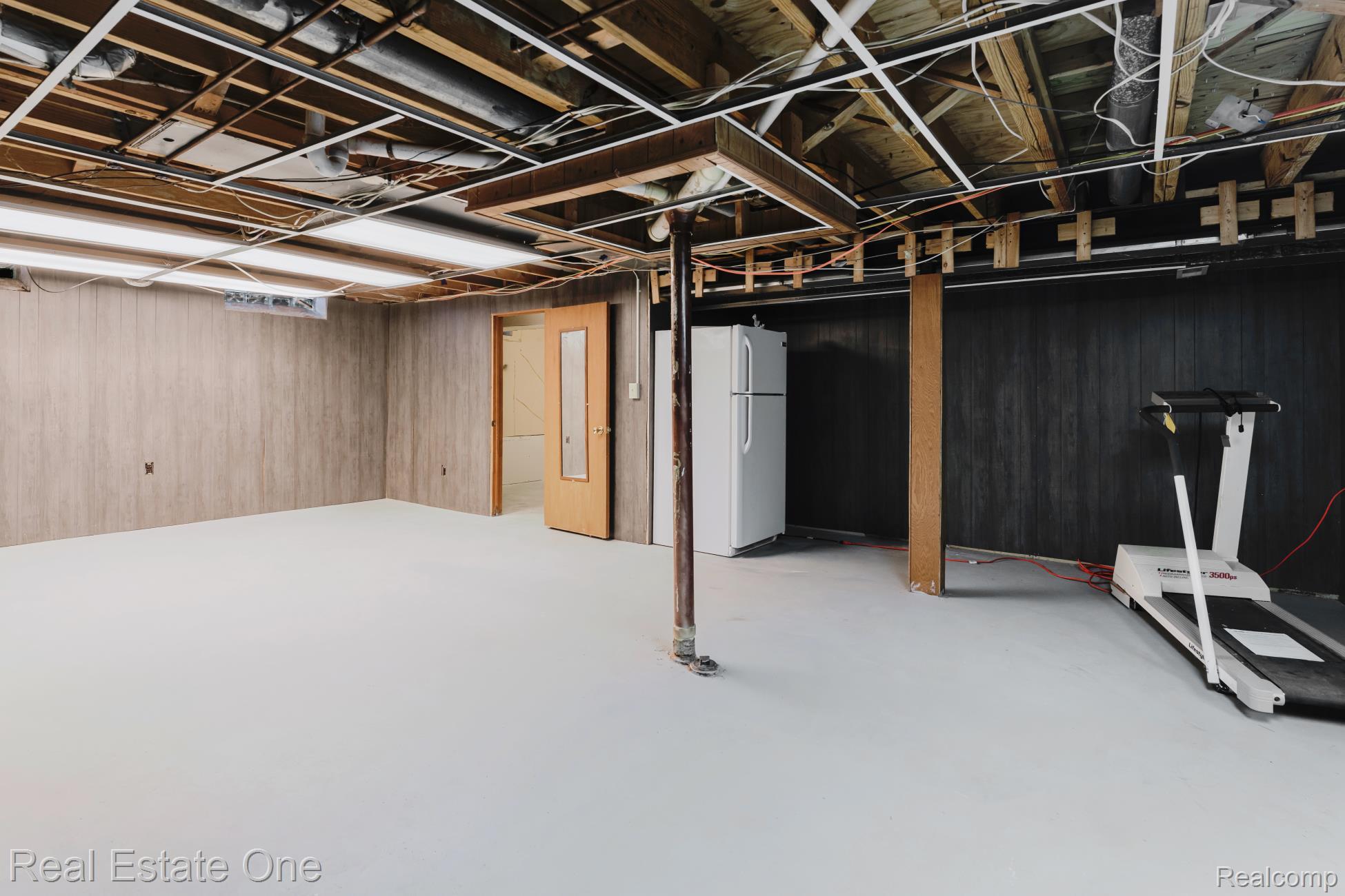 5552 Larkins Drive