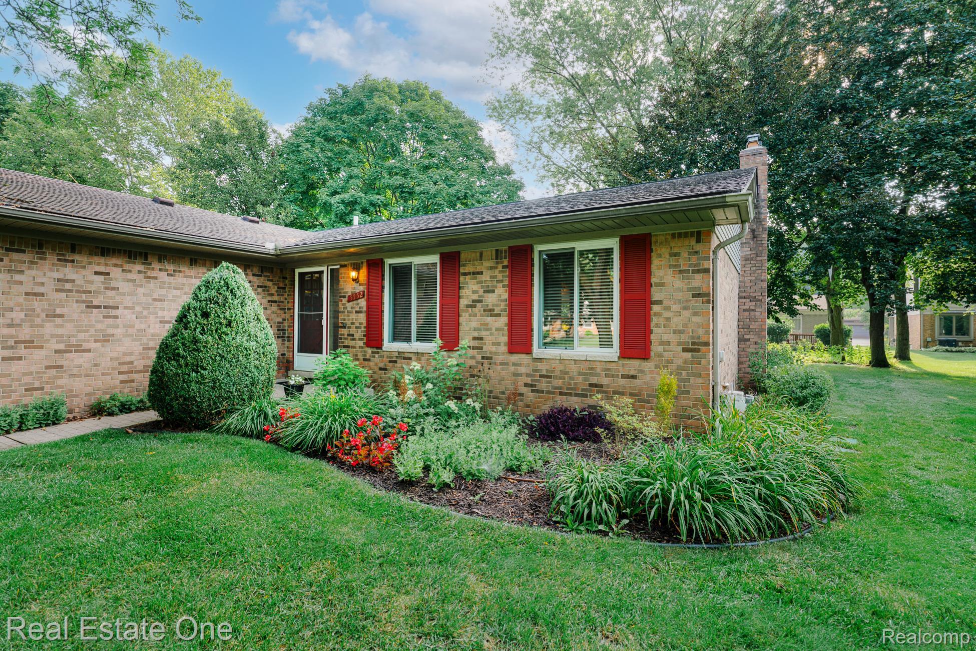 5552 Larkins Drive