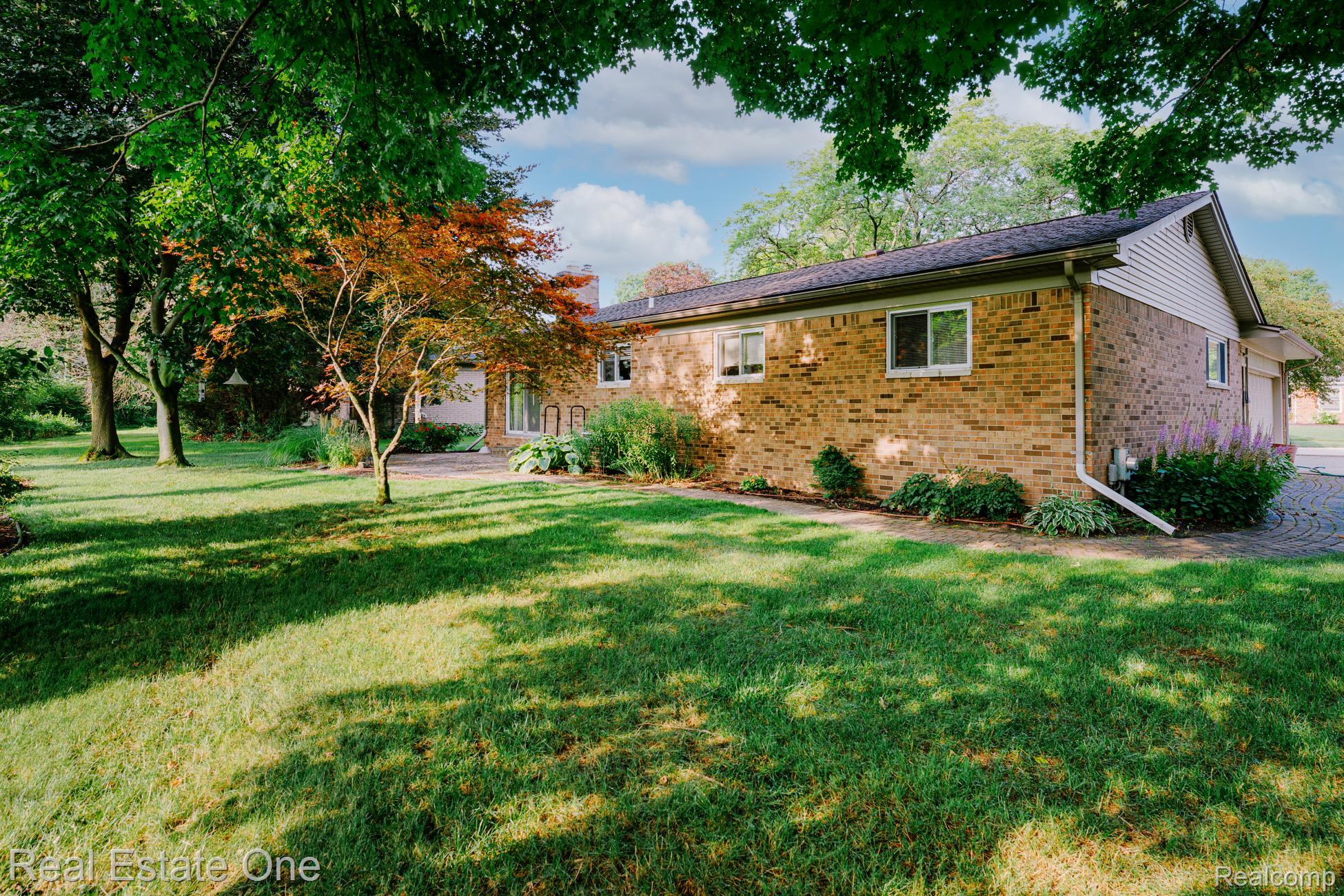5552 Larkins Drive