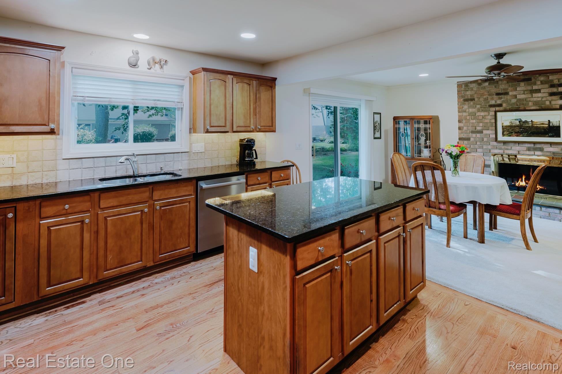 5552 Larkins Drive