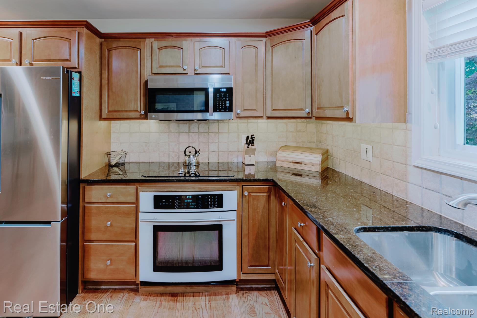 5552 Larkins Drive