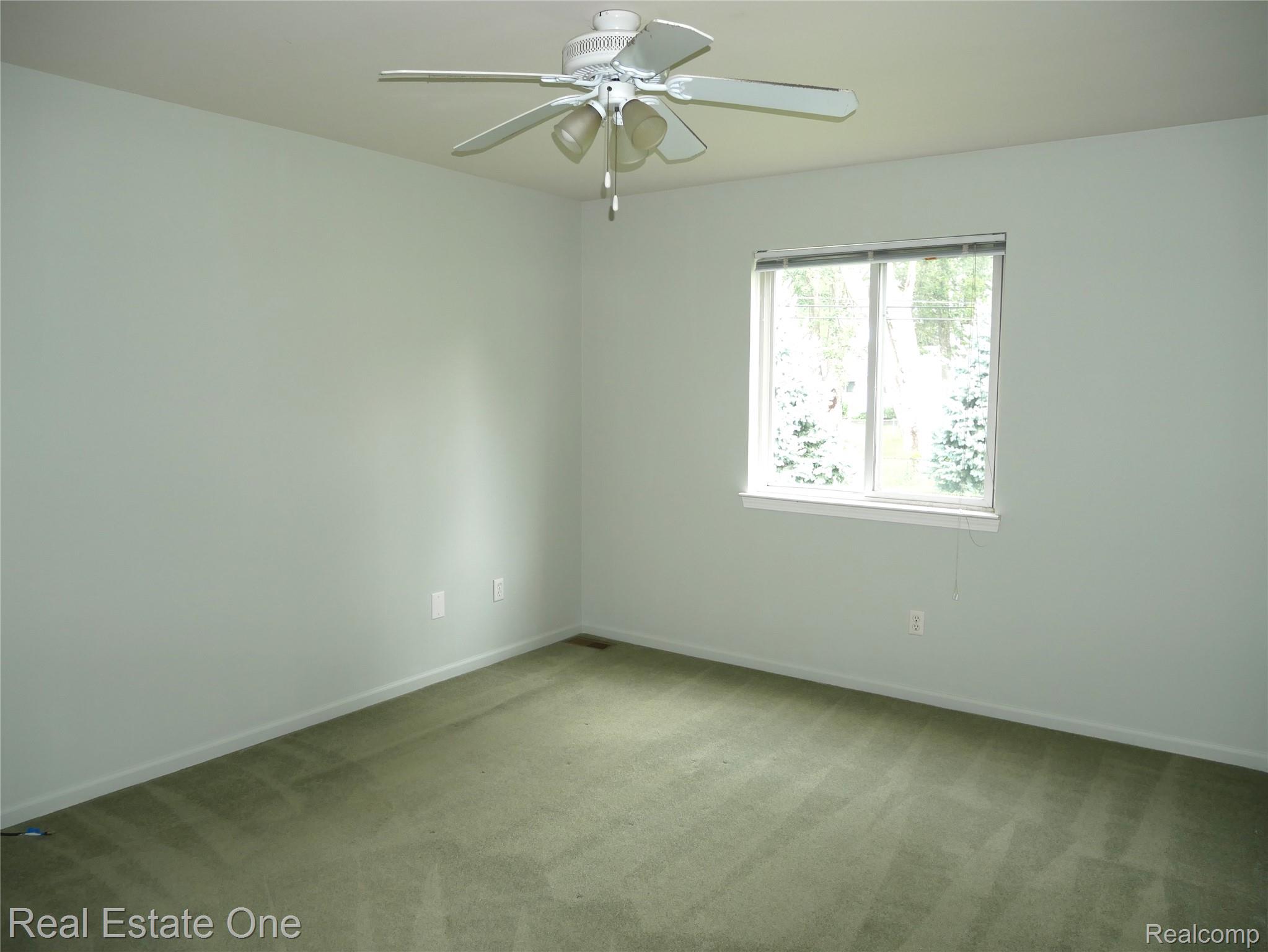 5499 Seabreeze Lane