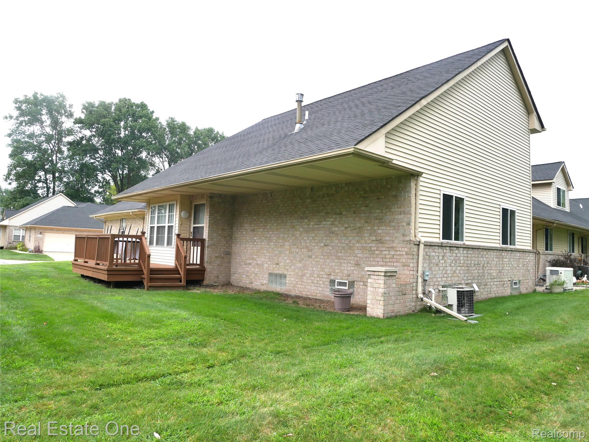 5499 Seabreeze Lane
