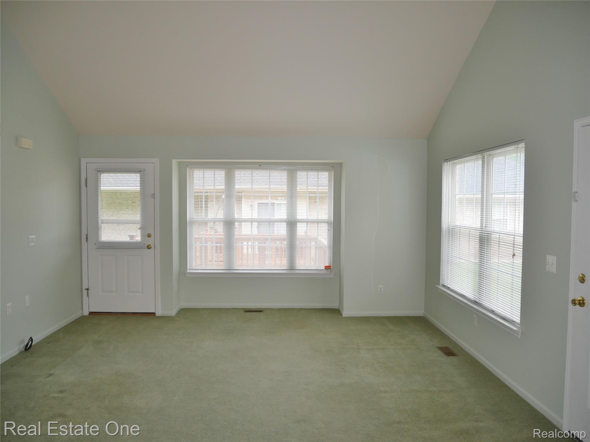 5499 Seabreeze Lane