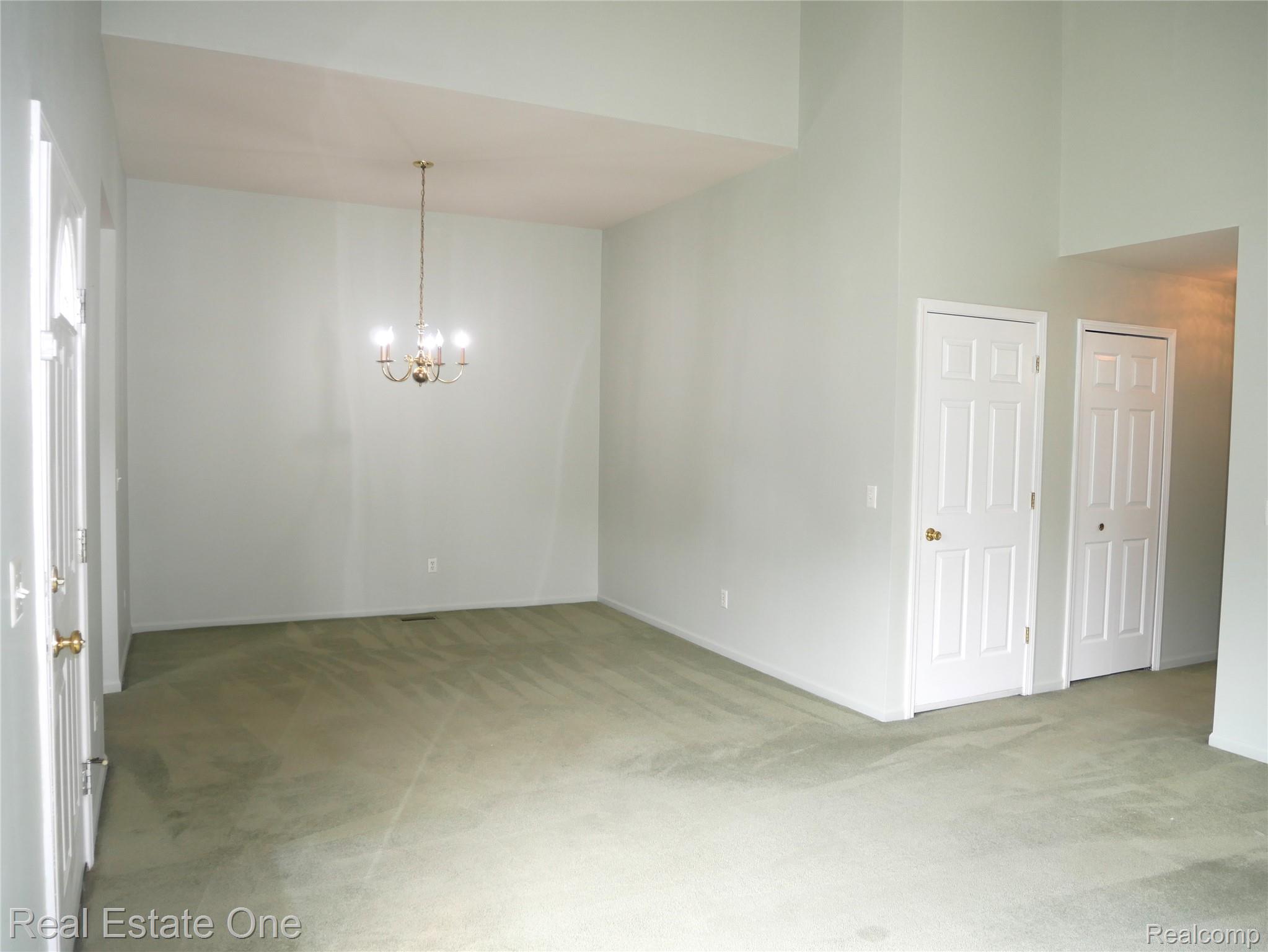 5499 Seabreeze Lane
