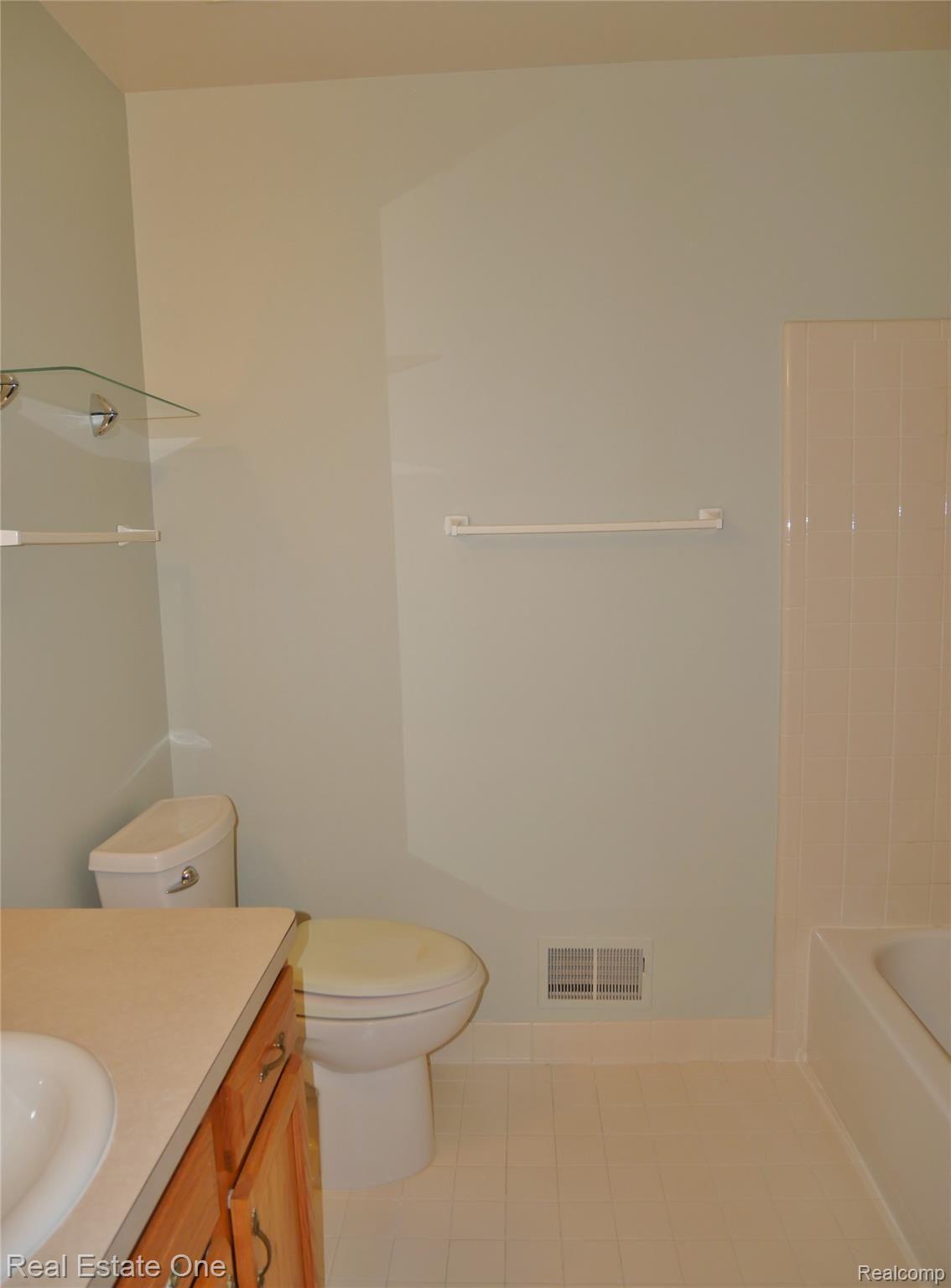 5499 Seabreeze Lane