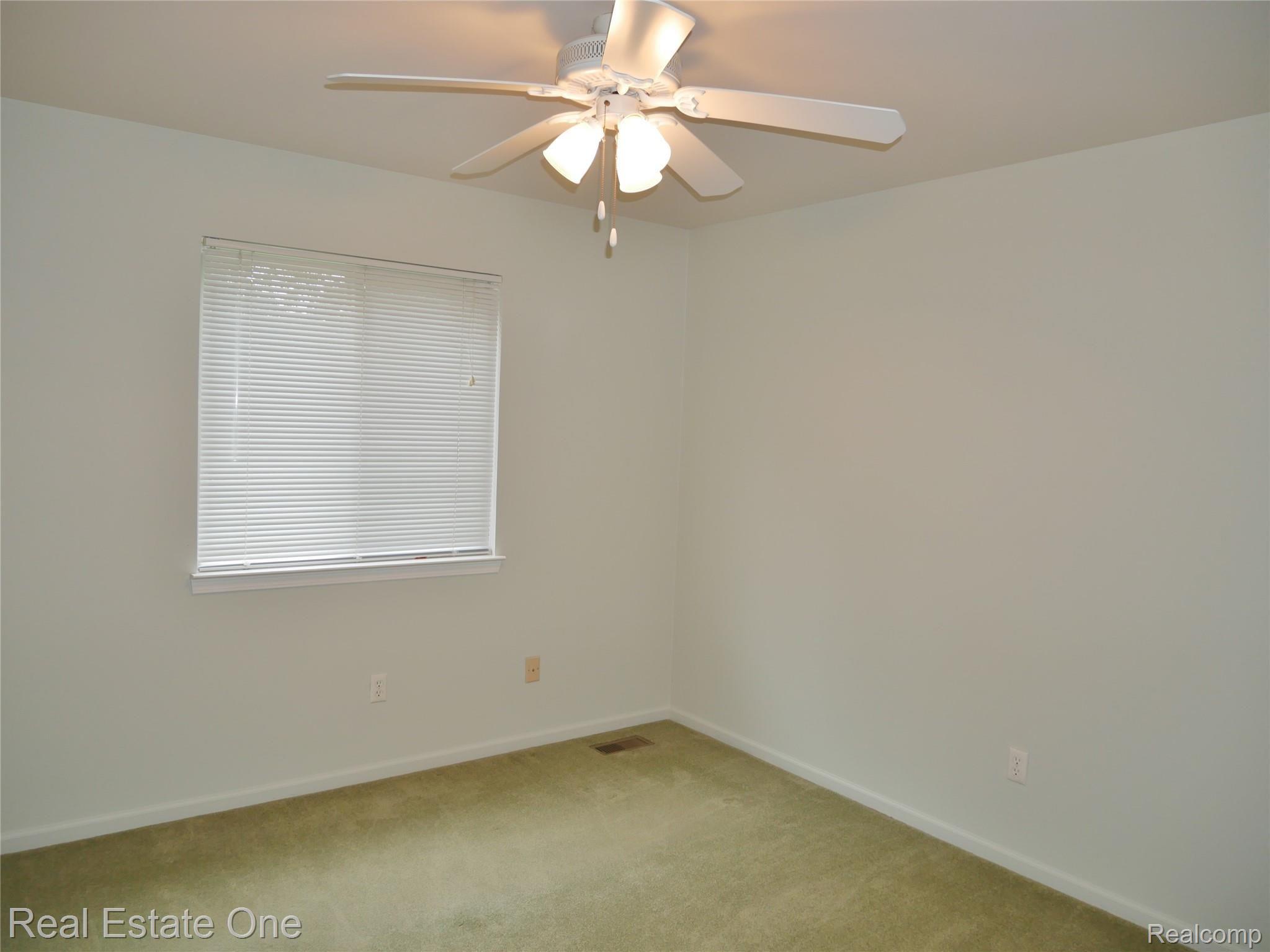 5499 Seabreeze Lane
