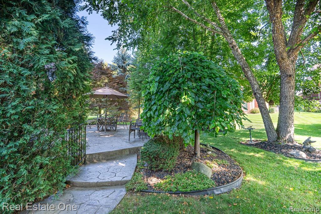 6615 Chatham Circle