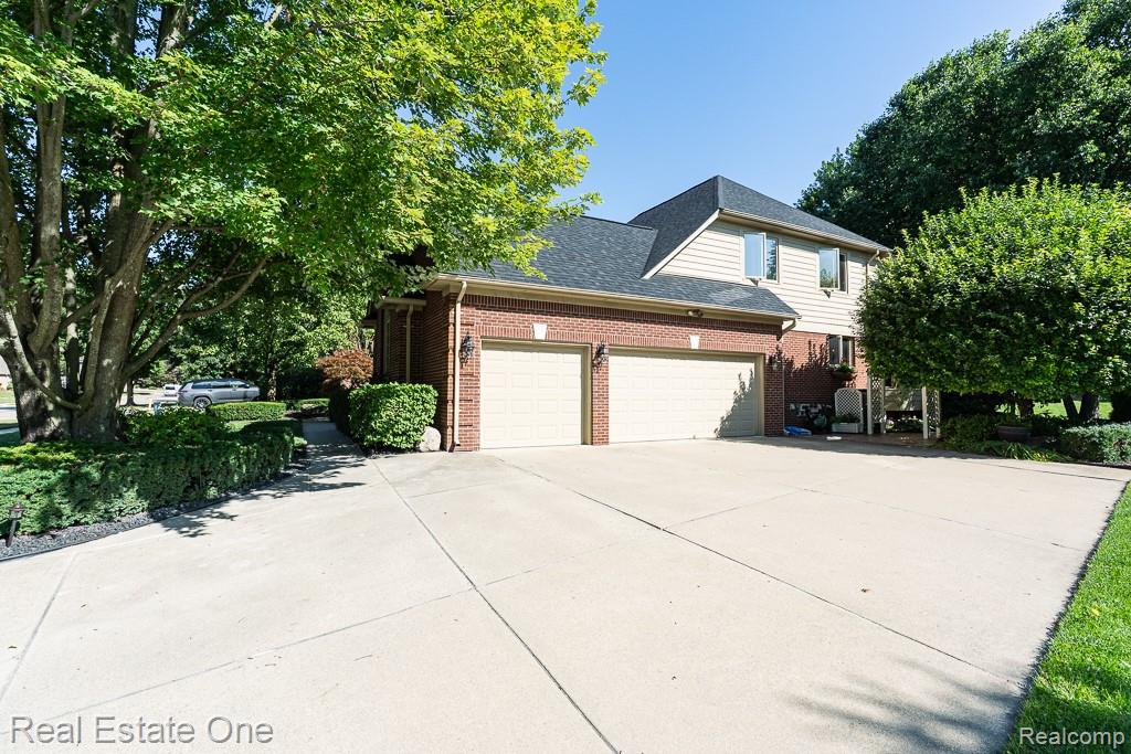 6615 Chatham Circle