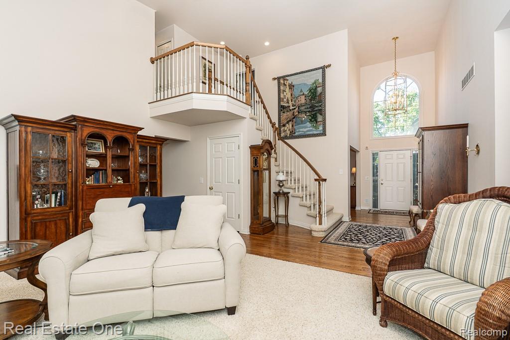 6615 Chatham Circle