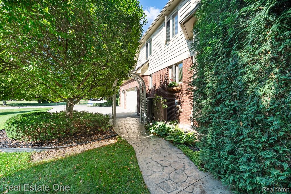6615 Chatham Circle