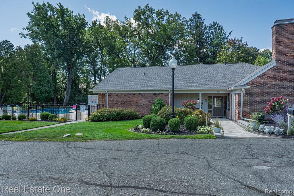 1312 Brook Lane