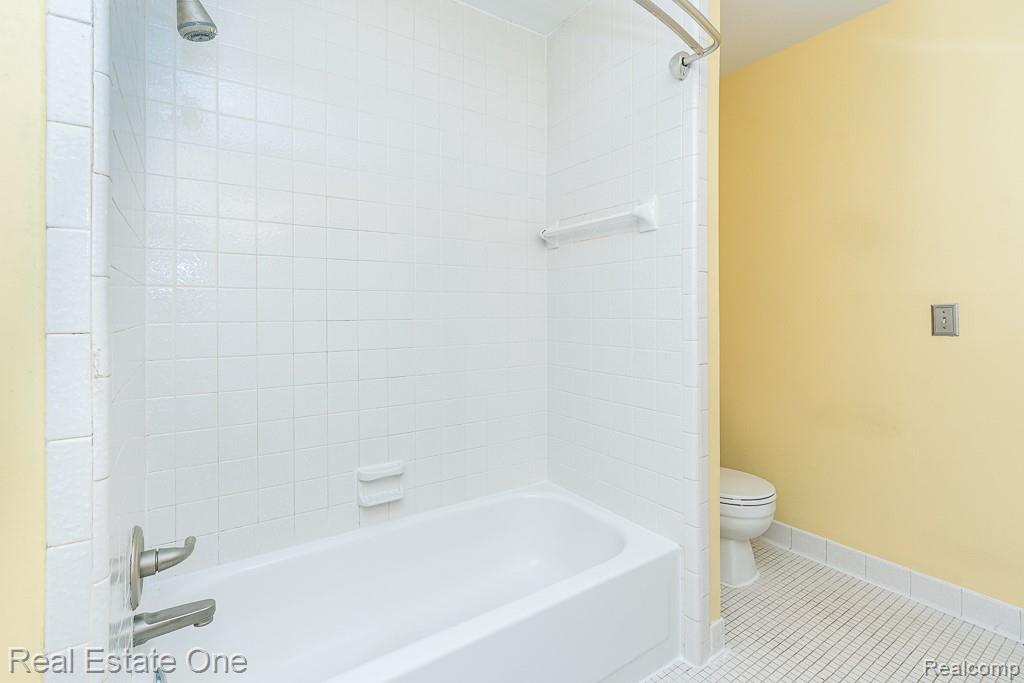1312 Brook Lane