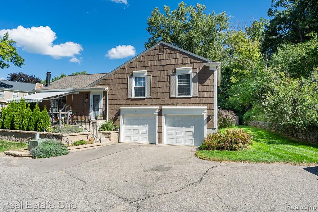 1312 Brook Lane
