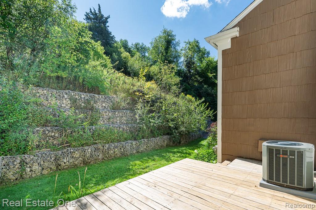 1312 Brook Lane