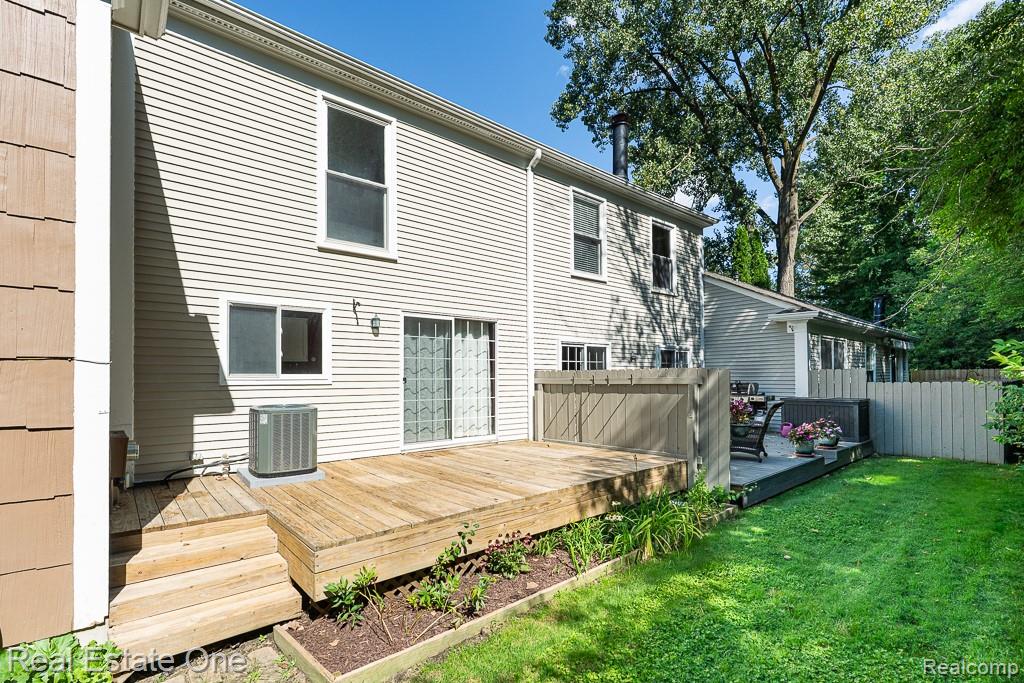 1312 Brook Lane