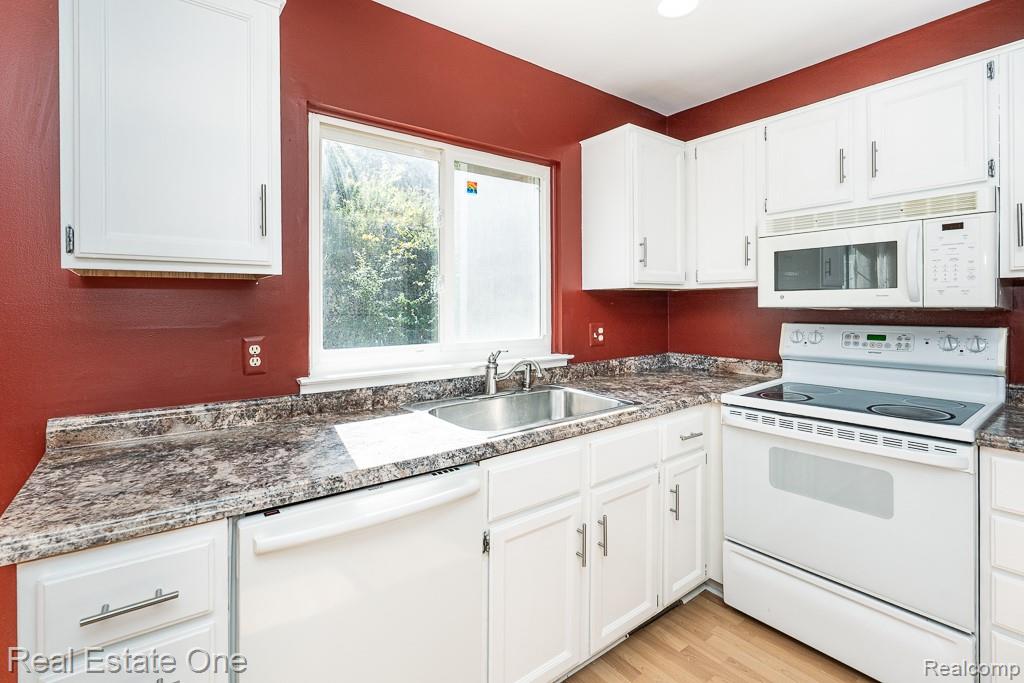 1312 Brook Lane