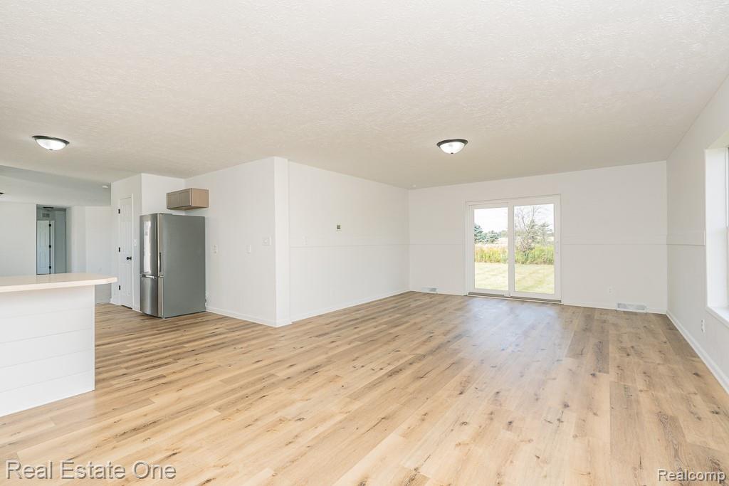 10185 N Genesee Road