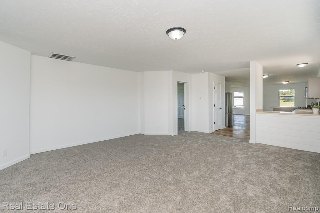 10185 N Genesee Road