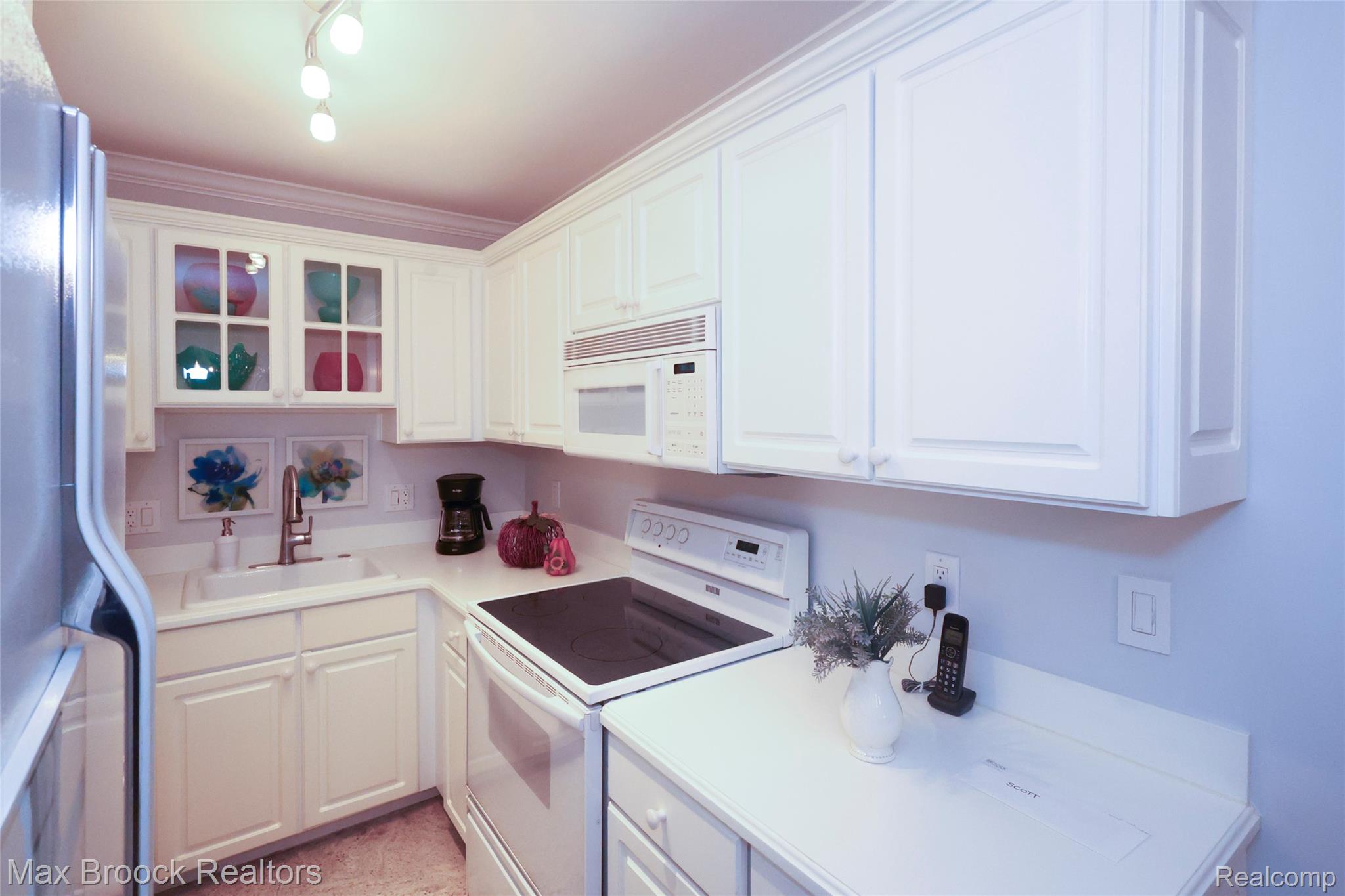 444 Chester Street S Unit: 413