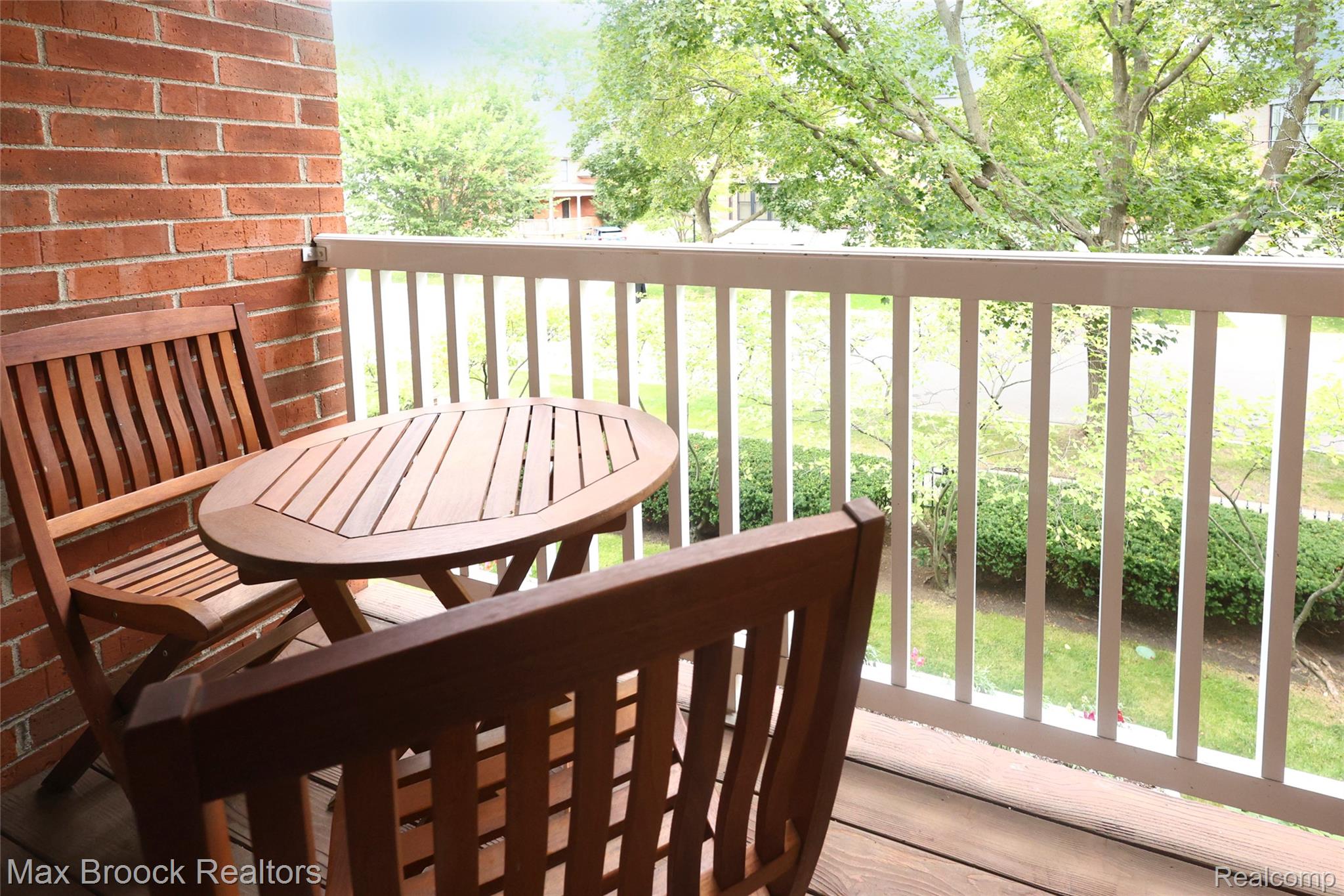 444 Chester Street S Unit: 413