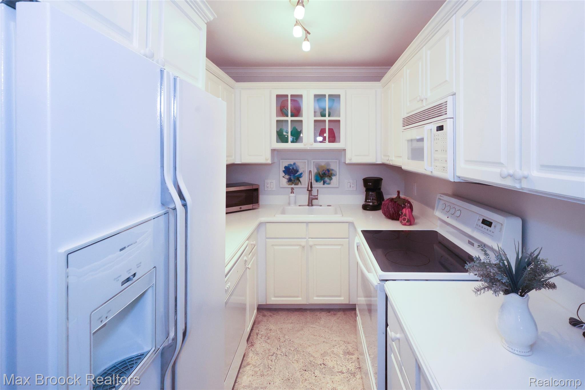 444 Chester Street S Unit: 413