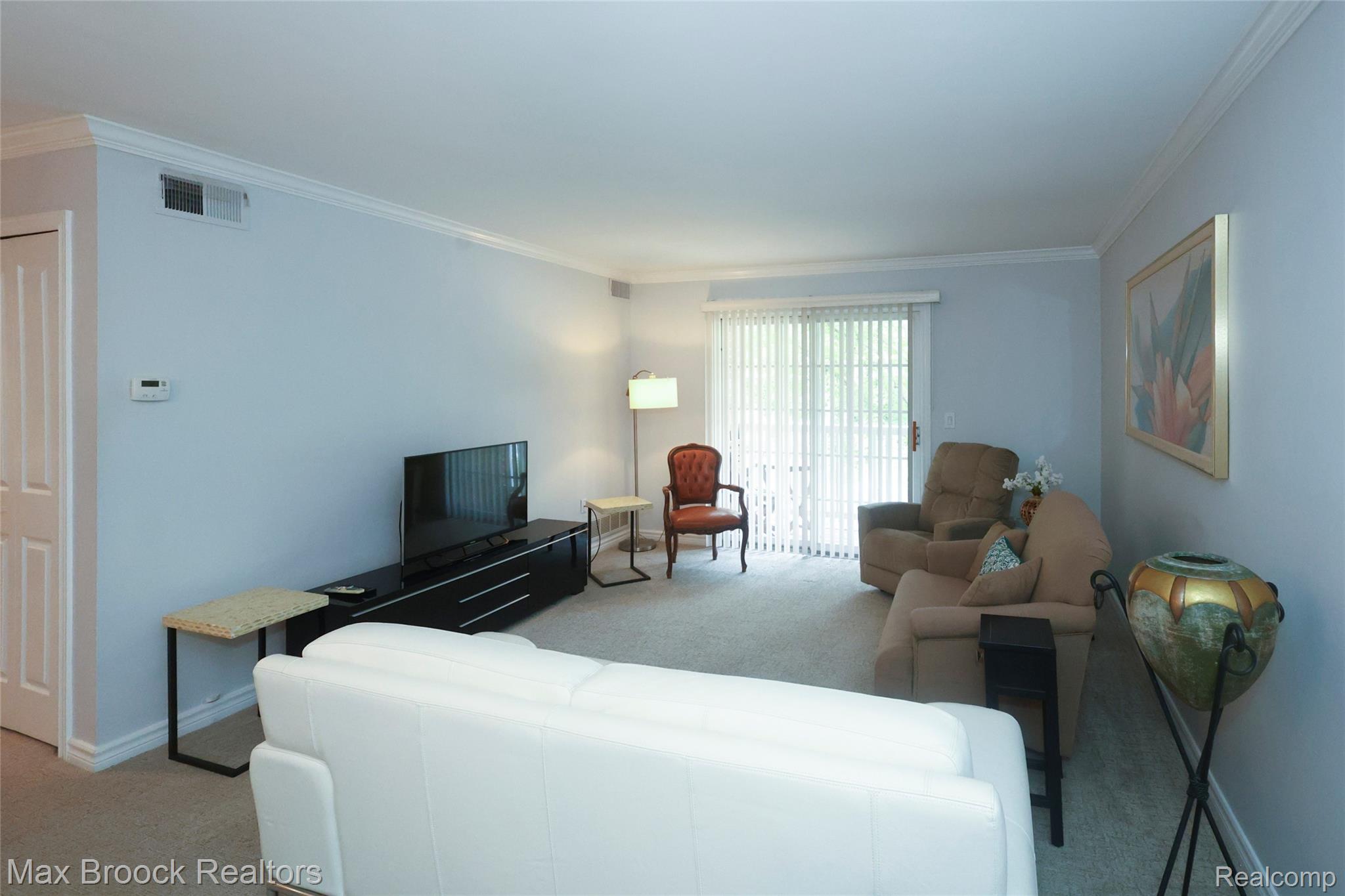 444 Chester Street S Unit: 413
