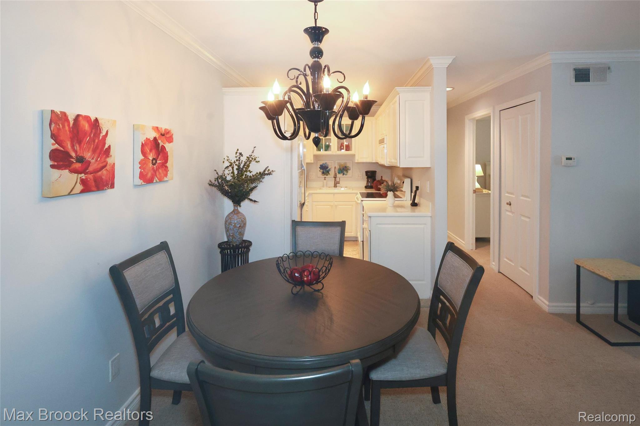 444 Chester Street S Unit: 413