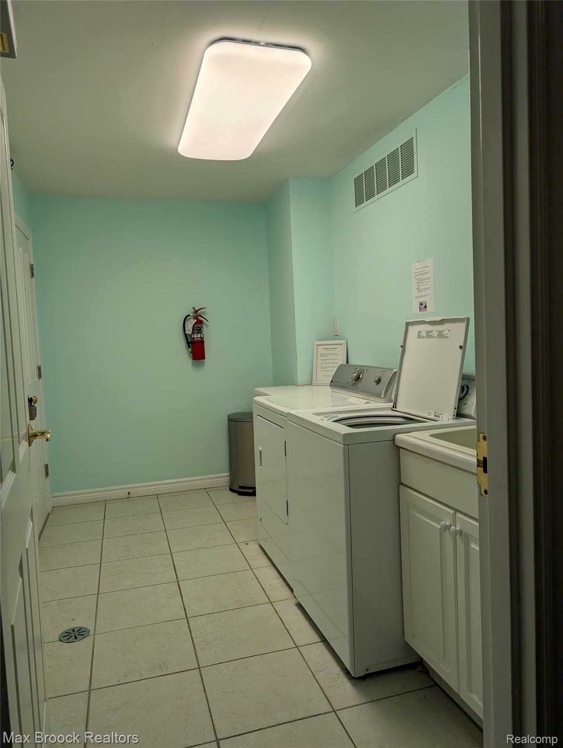 444 Chester Street S Unit: 413