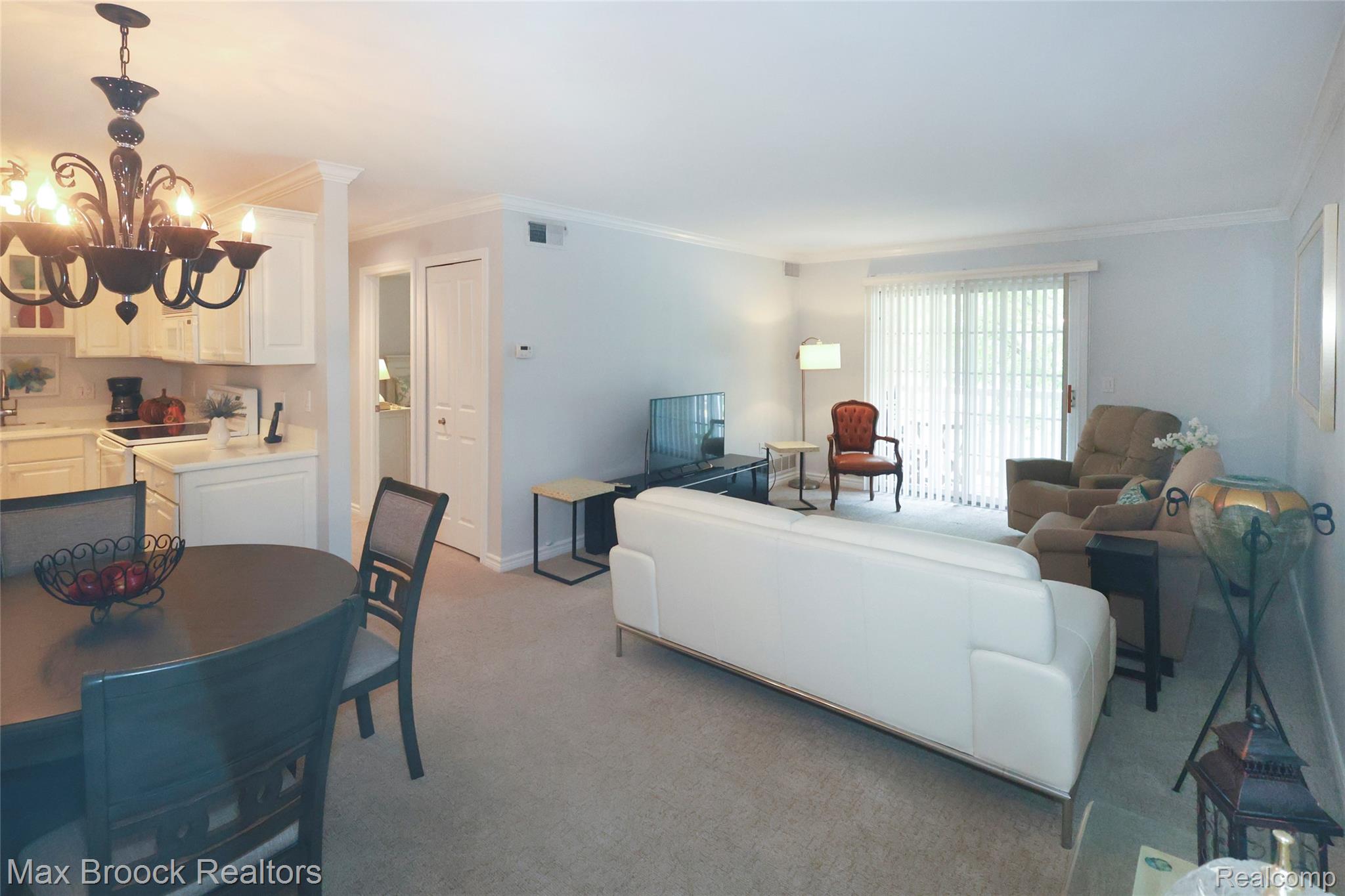 444 Chester Street S Unit: 413