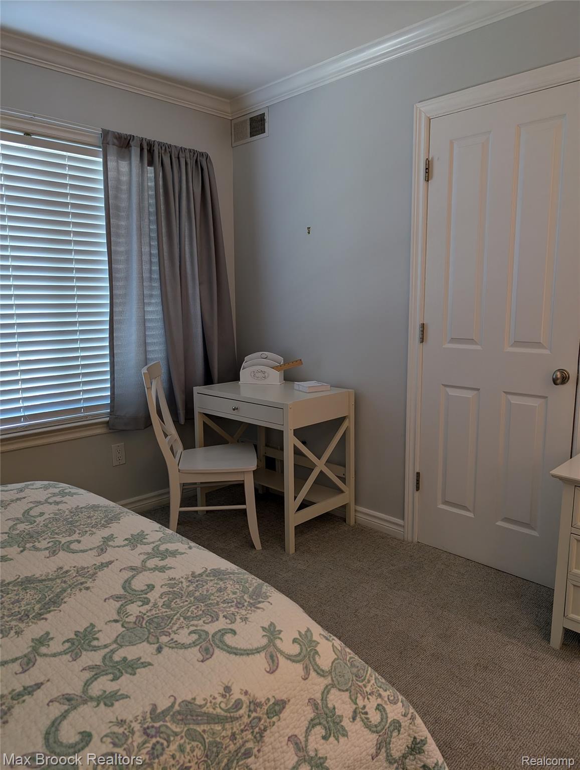 444 Chester Street S Unit: 413